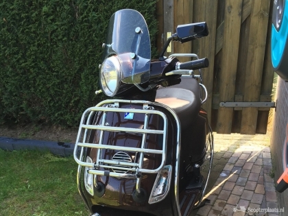 Vespa LX 50 Touring bruin